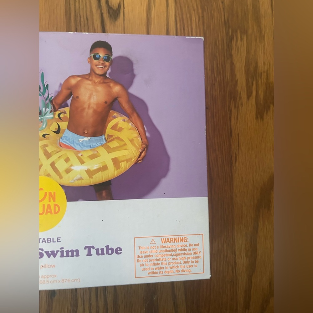 Sun Squad Inflatable Pineapple Inner Tube In Original Packaging Great for Pool - Picture 3 of 9